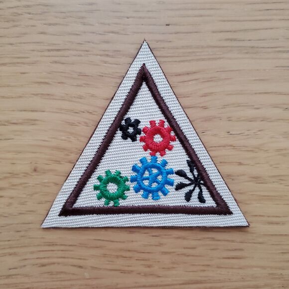 Vintage Y2K Girl Scout Brownie Try-It "Science In Action" Patch - Picture 1 of 3